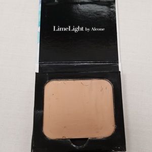 LimeLight By Alcone Perfect Botanical Foundation